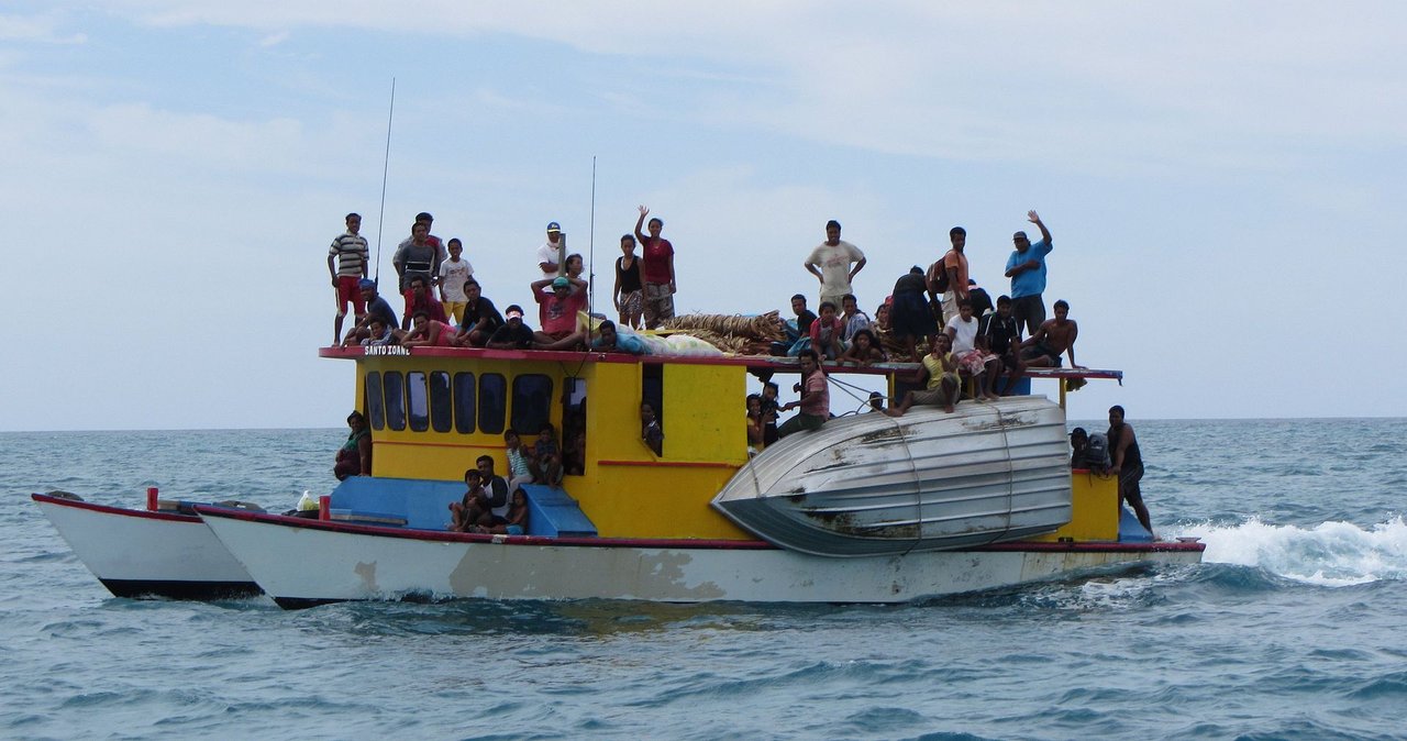 Kiribati_Ship_Flexman_CC-BY-SA40.jpg