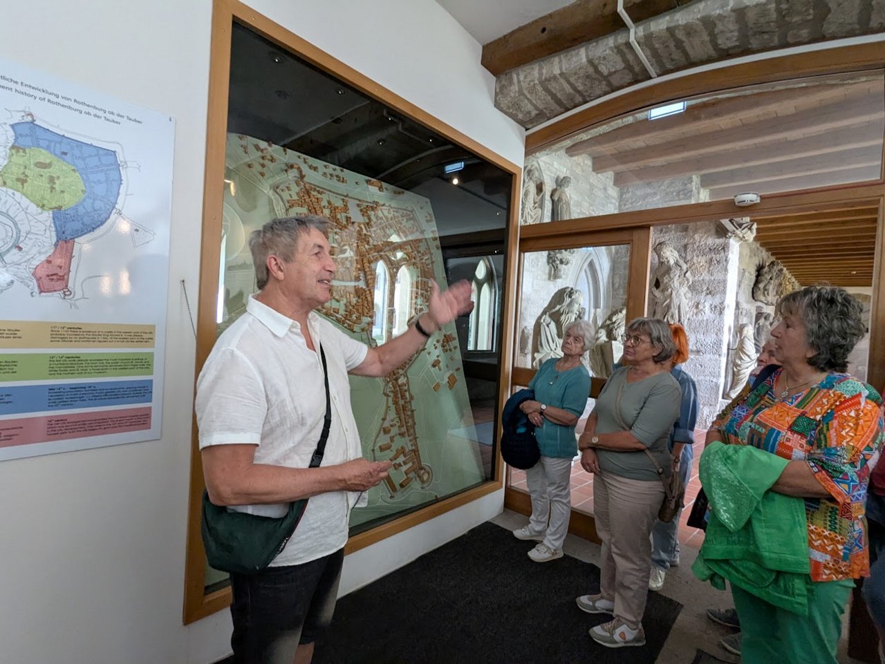 10.07.2025__Gaestefuehrer_Lothar_Schmidt_im_Rothenburg_Museum_und_Judengasse_10.jpg