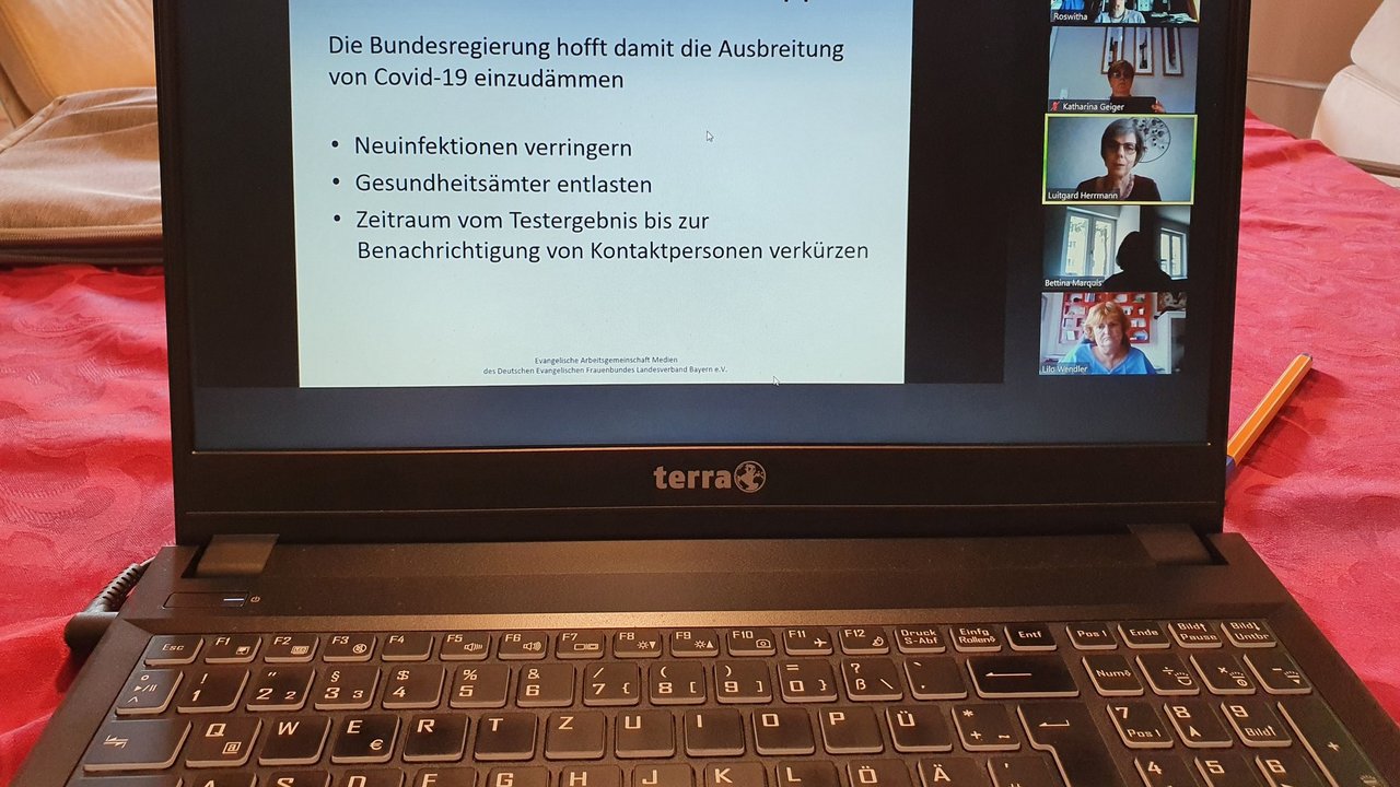 Corona_Warn_App_Webinar__Quelle_privat_-_Kopie.jpg
