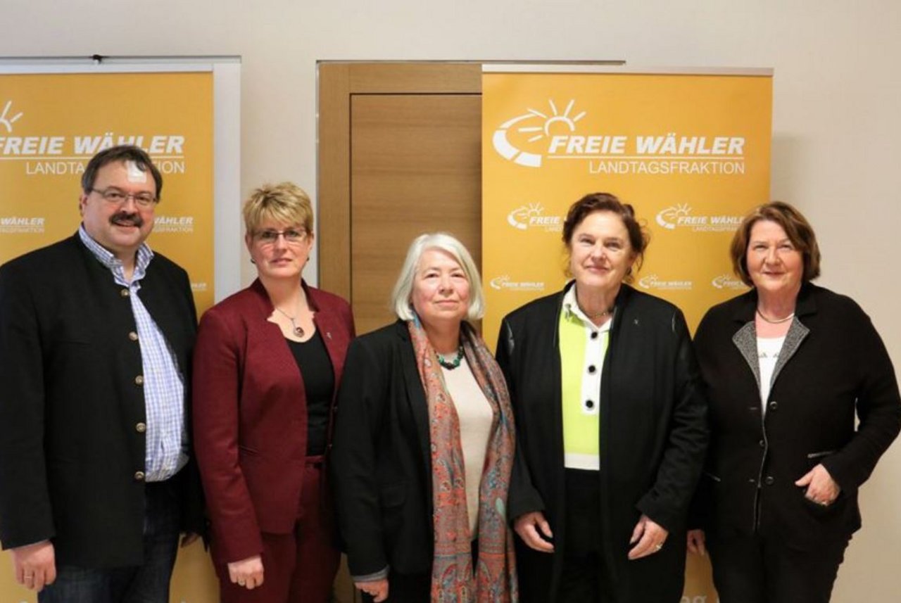 DEF_Frauen_bei_Eva_Gottwald_FW_im_LT.JPG