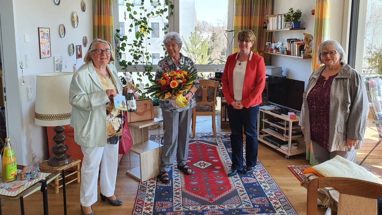 2022__90_Geburtstag__Hannelore_Laufenberg.jpg