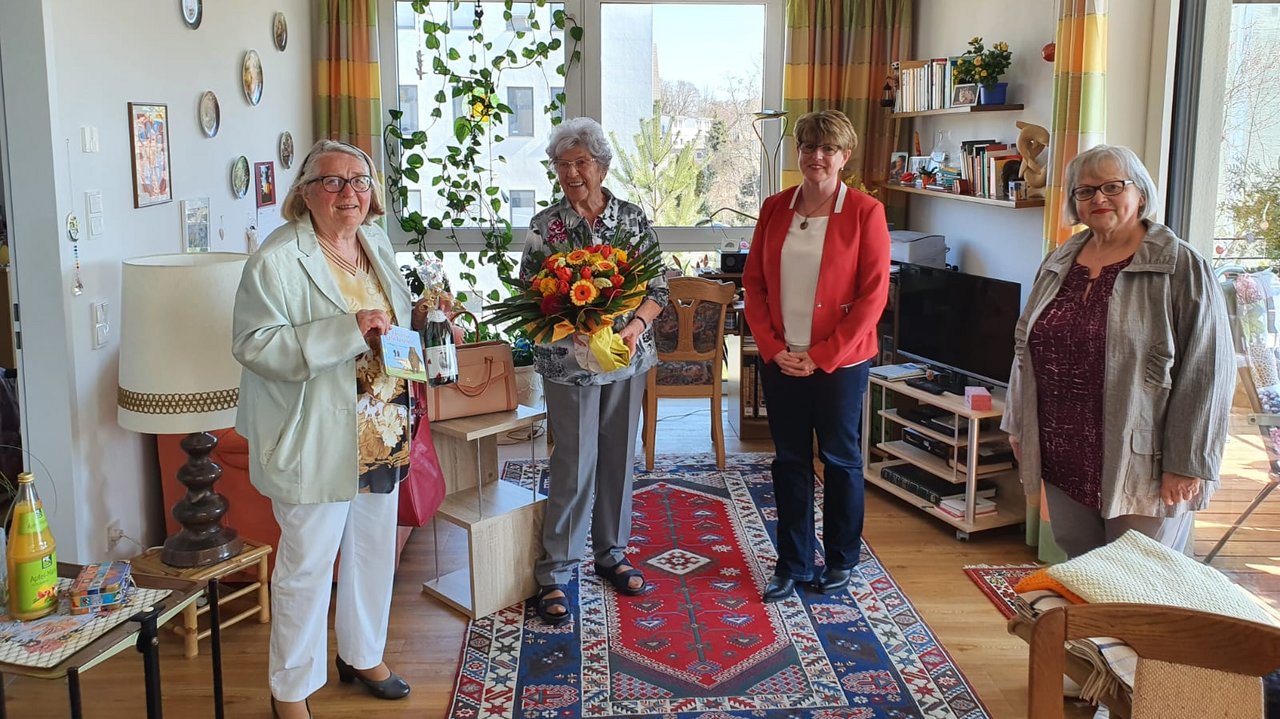 2022__90_Geburtstag__Hannelore_Laufenberg.jpg