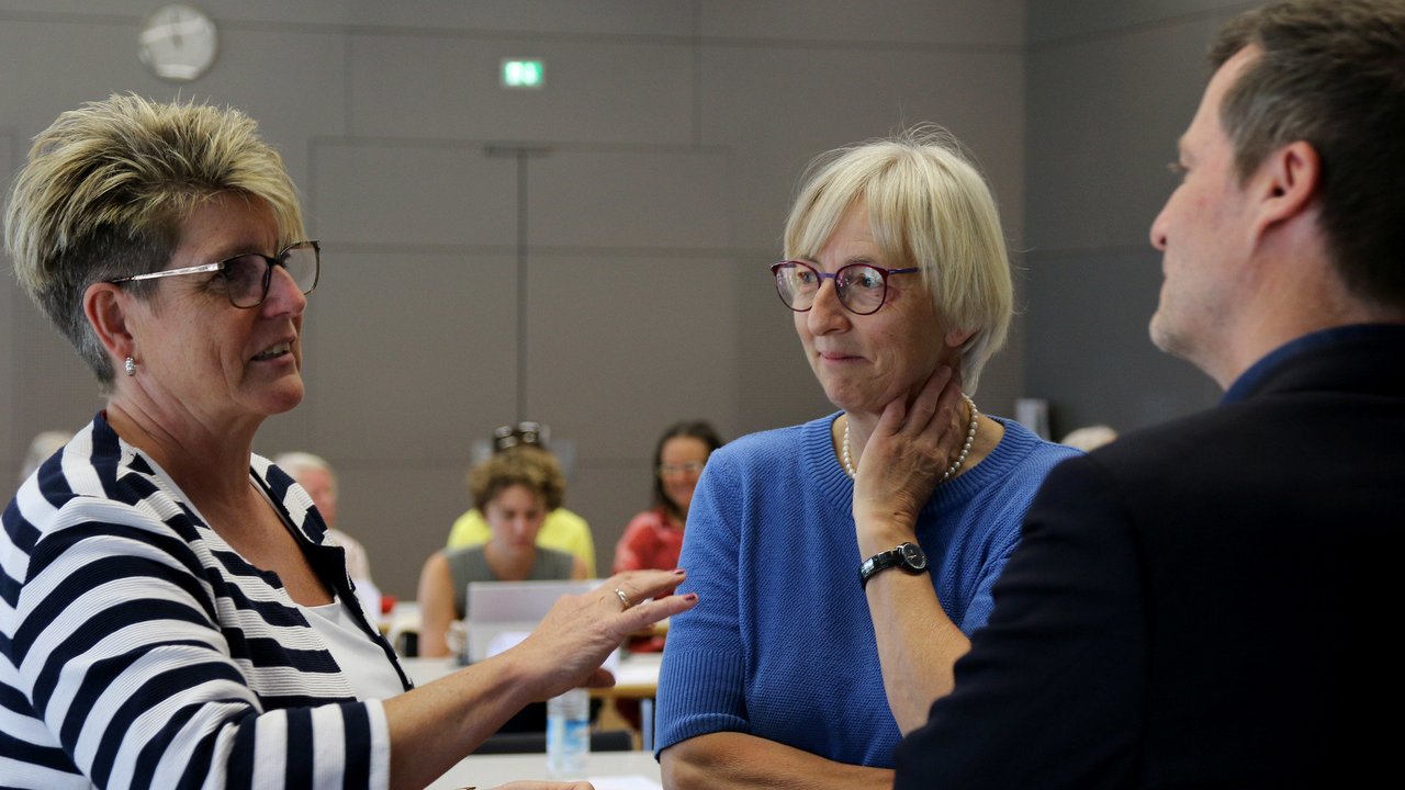 Katharina_Geiger__Evangelische_Frauen_in_Bayern__v.l.___Sabine_Slawik__Katholischer_Deutscher_Frauenbund__Landesverband_Bayern_e-V.___Joerg_Siegmund__Akademie_fuer_Politische_Bildung_Tutzing___Quelle_ApB_Tutzing.jpg