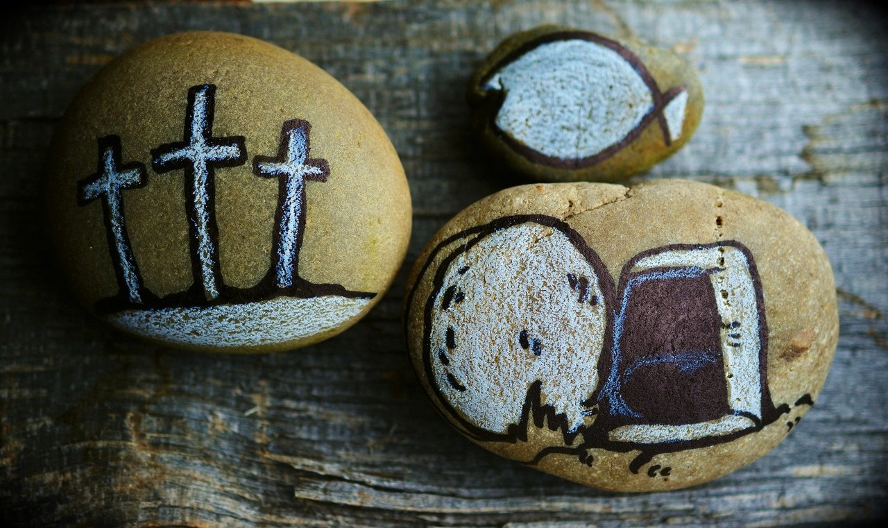 Ostern_-_Steine__Quelle_pixabay.com.jpg