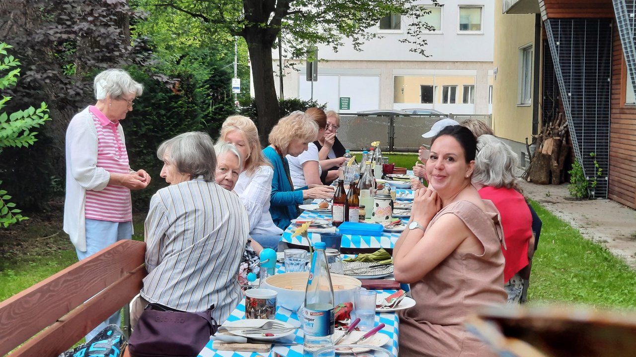 Sommerfest_Tisch.jpg