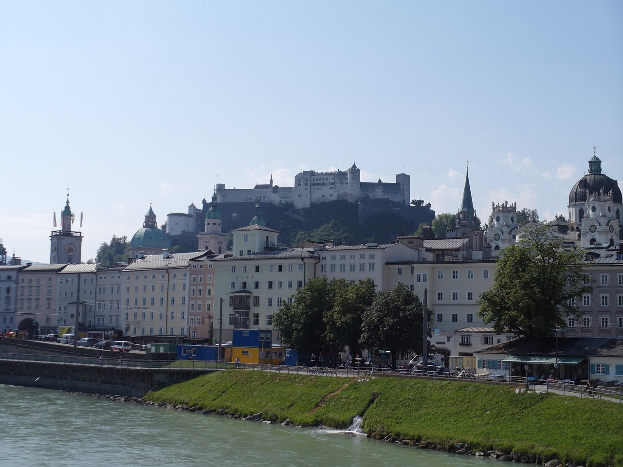 Salzburg_von_Salzach_auf_Burg.JPG
