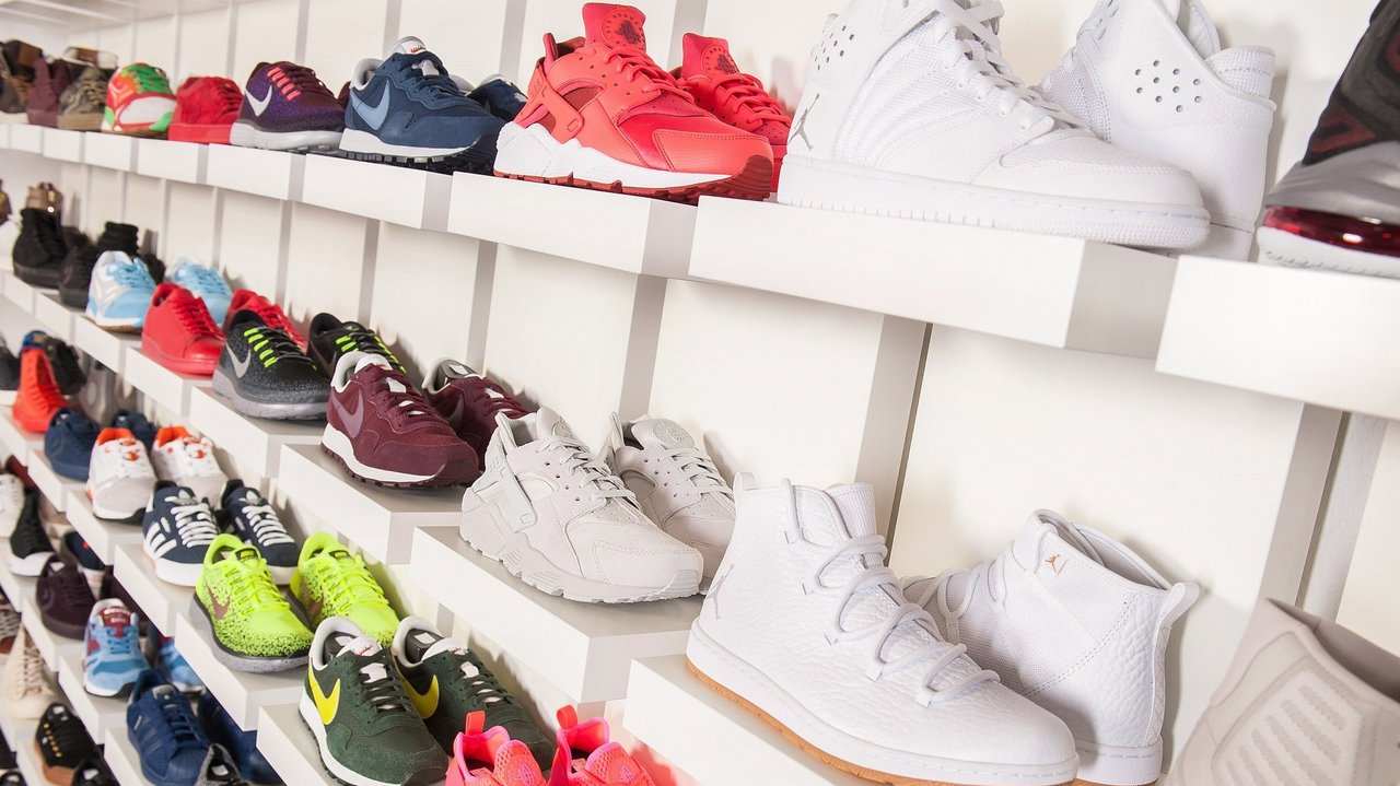 Turnschuh-Regal_Quelle_Pixabay.com__002_.jpg