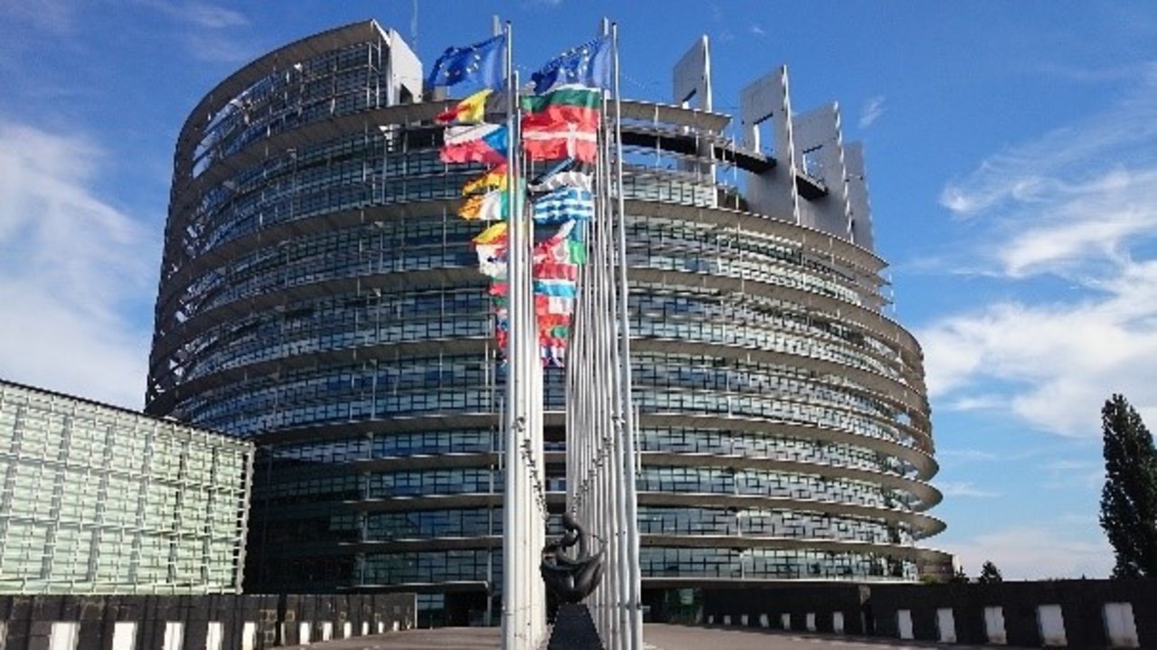 Euroaeisches_Parlament.jpg