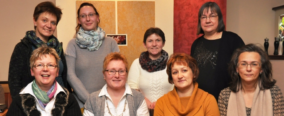 Vohenstrauß: vorne v. li.: 1. Vorsitzende: Karin Wappmann 2. Vorsitzende: Lydia Gajan Kassenführerin: Lore Marko Schriftführerin: Andrea Weich, hinten v.li.: Beisitzerinnen: Gabi Senger-Peischl, Sabine Dorn, Gertraud Wittmann und Christa Lehner